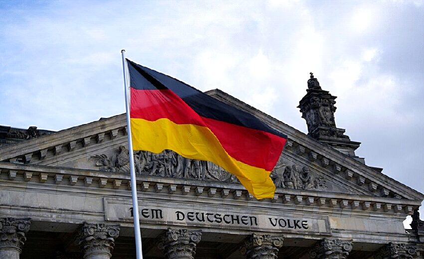 ドイツが娯楽用大麻の合法化を祝う