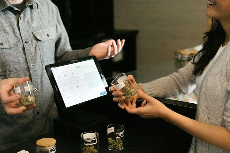 大麻薬局がもたらす意外すぎるメリットとは?
