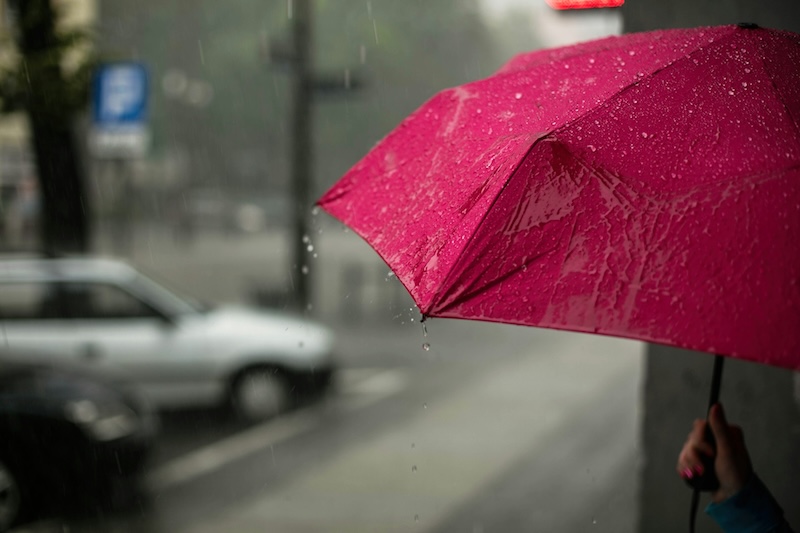 雨の日の「なんとなく不調」に。CBDを活用した気象病との付き合い方
